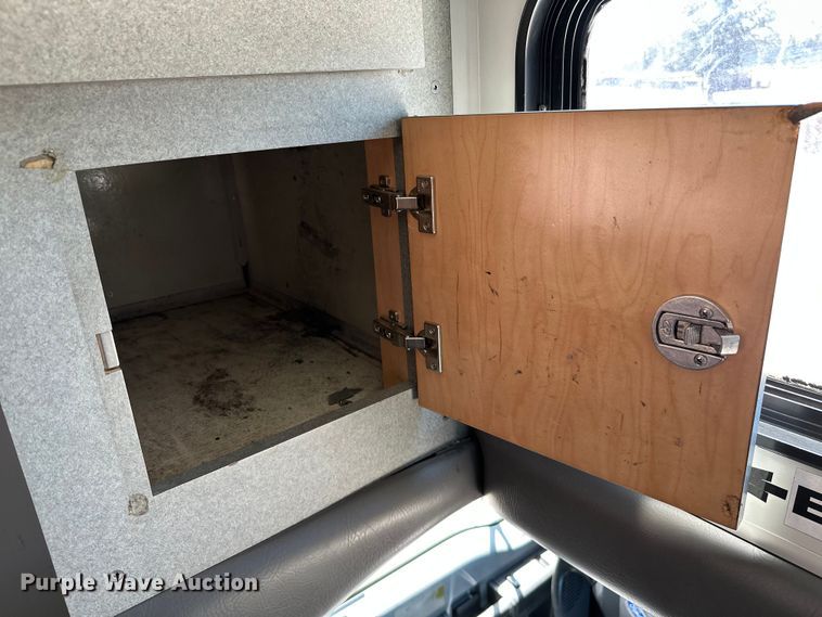 image for item ML9169 2011 Ford F750 Super Duty  box truck