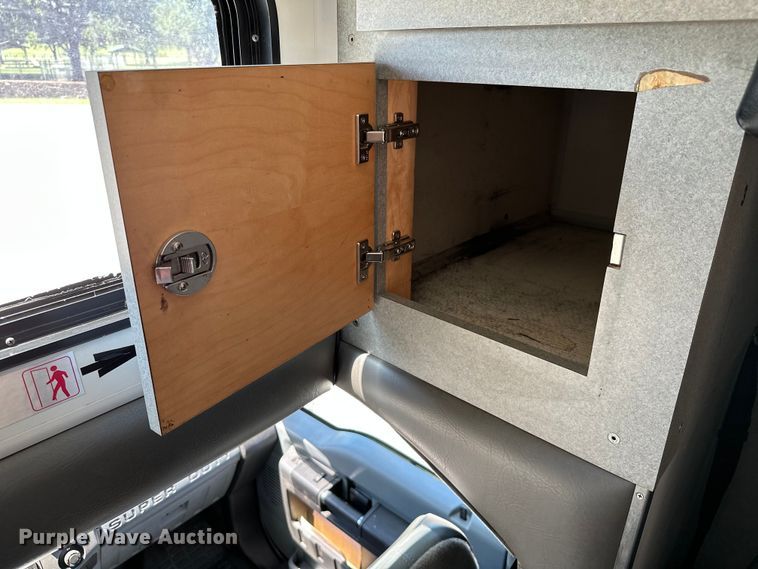 image for item ML9169 2011 Ford F750 Super Duty  box truck