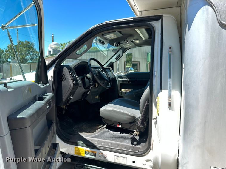 image for item ML9169 2011 Ford F750 Super Duty  box truck