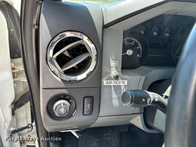 image for item ML9169 2011 Ford F750 Super Duty  box truck