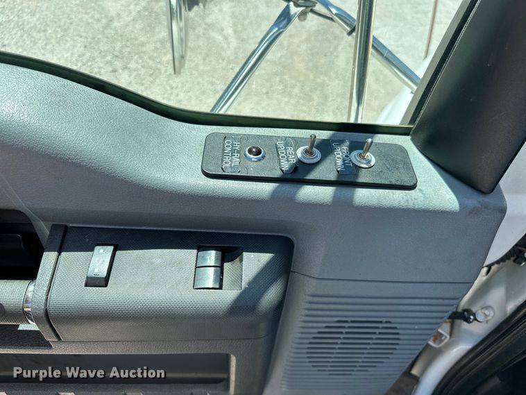 image for item ML9169 2011 Ford F750 Super Duty  box truck