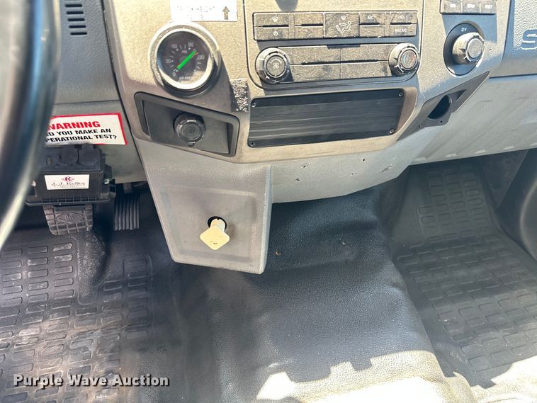 image for item ML9169 2011 Ford F750 Super Duty  box truck