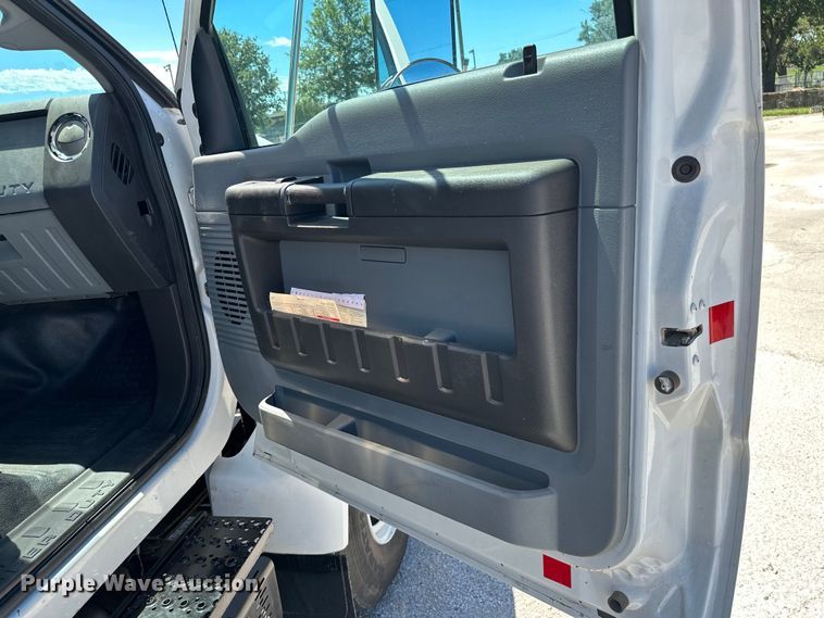 image for item ML9169 2011 Ford F750 Super Duty  box truck