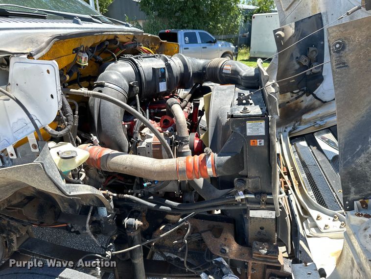 image for item ML9169 2011 Ford F750 Super Duty  box truck