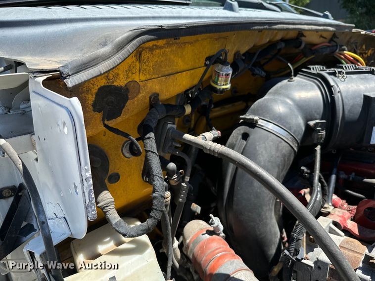 image for item ML9169 2011 Ford F750 Super Duty  box truck