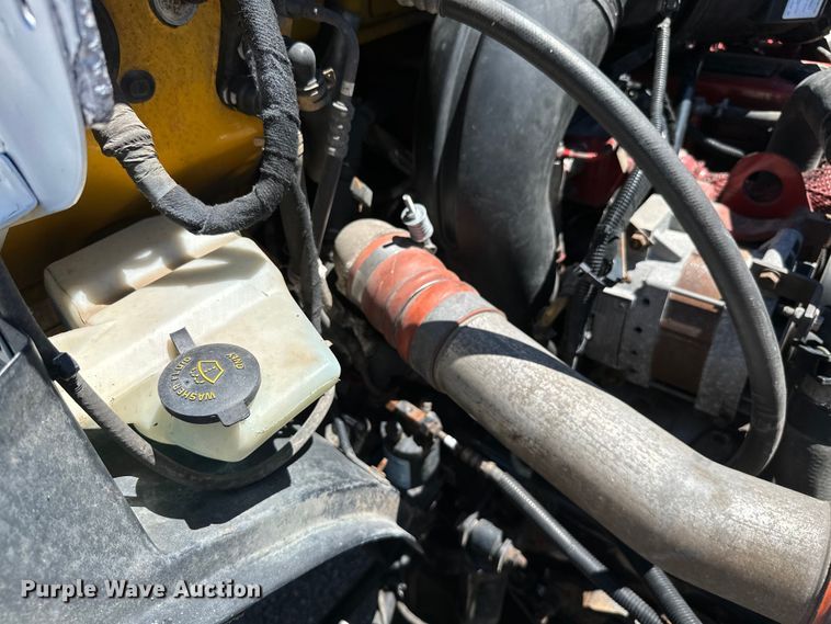 image for item ML9169 2011 Ford F750 Super Duty  box truck