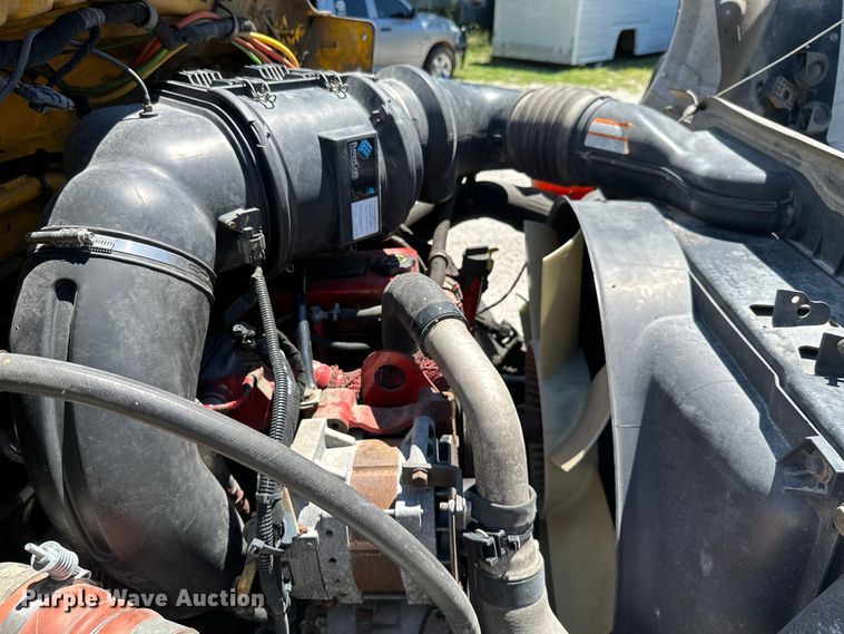 image for item ML9169 2011 Ford F750 Super Duty  box truck