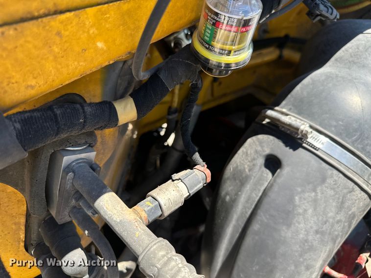 image for item ML9169 2011 Ford F750 Super Duty  box truck