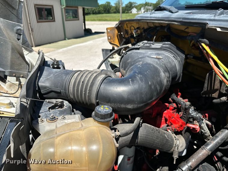 image for item ML9169 2011 Ford F750 Super Duty  box truck