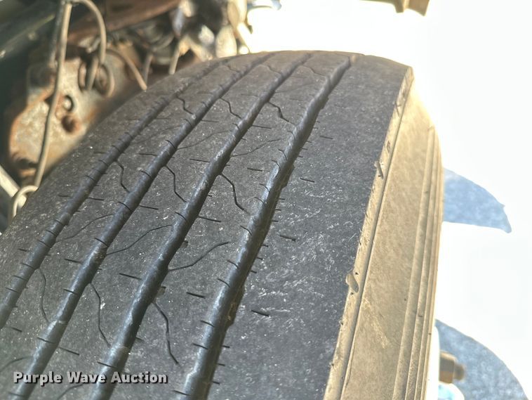 image for item ML9169 2011 Ford F750 Super Duty  box truck