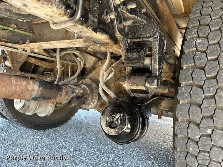 image for item ML9169 2011 Ford F750 Super Duty  box truck