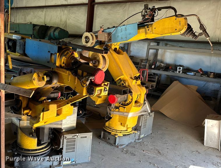 image for item ML9176 (2) Fanuc S-420iF six-axis robots