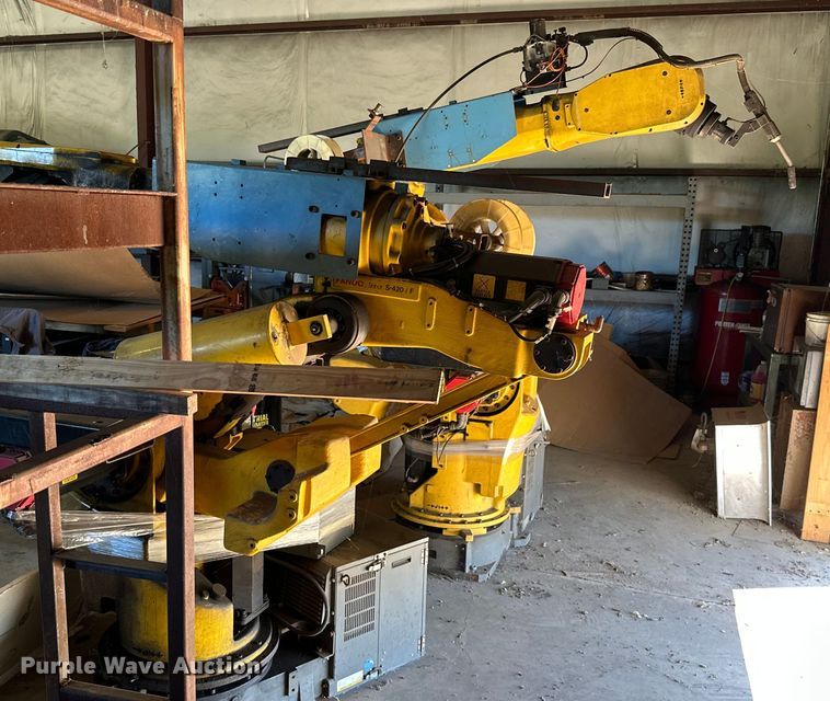 image for item ML9176 (2) Fanuc S-420iF six-axis robots