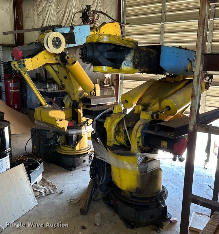 image for item ML9176 (2) Fanuc S-420iF six-axis robots