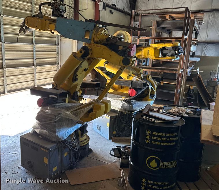 image for item ML9176 (2) Fanuc S-420iF six-axis robots