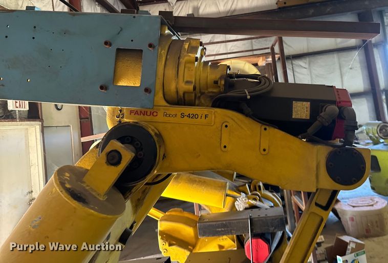 image for item ML9176 (2) Fanuc S-420iF six-axis robots