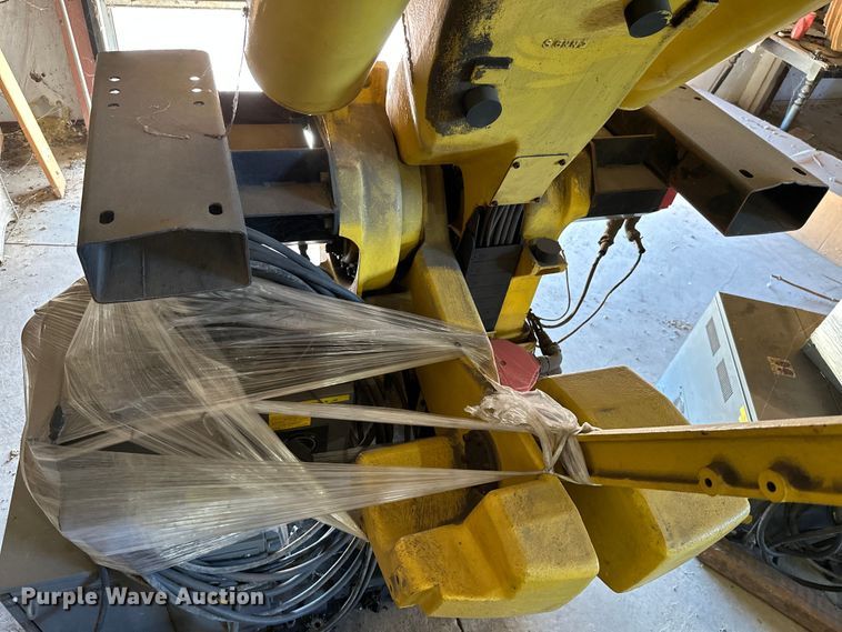 image for item ML9176 (2) Fanuc S-420iF six-axis robots