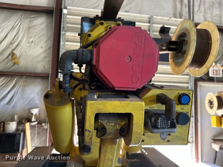 image for item ML9176 (2) Fanuc S-420iF six-axis robots