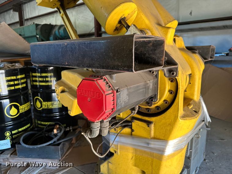 image for item ML9176 (2) Fanuc S-420iF six-axis robots