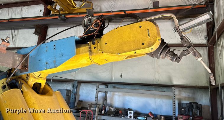 image for item ML9176 (2) Fanuc S-420iF six-axis robots