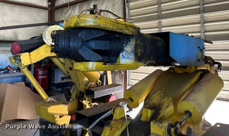 image for item ML9176 (2) Fanuc S-420iF six-axis robots