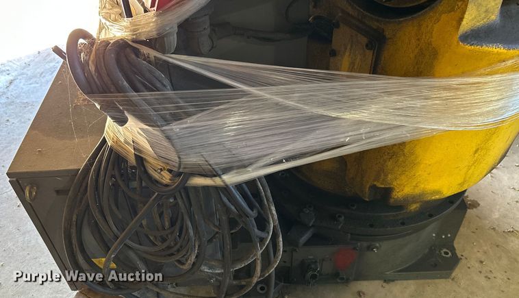 image for item ML9176 (2) Fanuc S-420iF six-axis robots