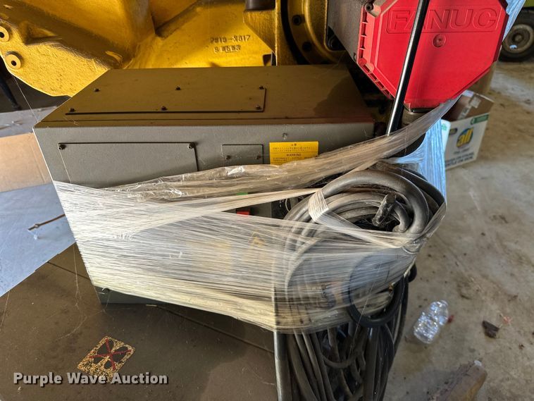 image for item ML9176 (2) Fanuc S-420iF six-axis robots