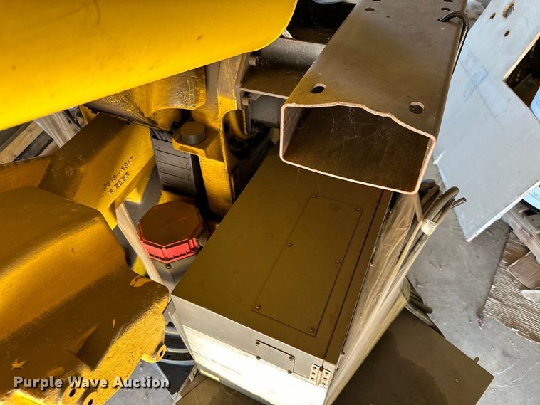 image for item ML9176 (2) Fanuc S-420iF six-axis robots