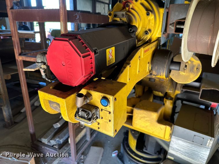 image for item ML9176 (2) Fanuc S-420iF six-axis robots