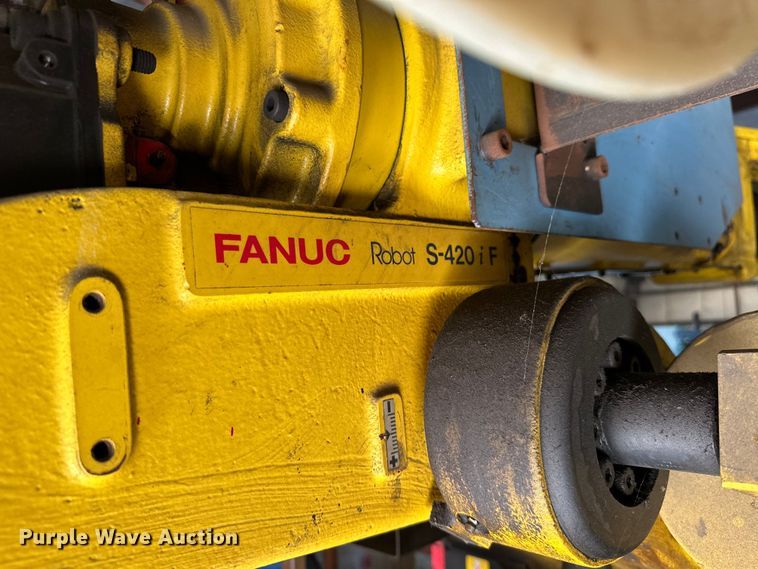 image for item ML9176 (2) Fanuc S-420iF six-axis robots