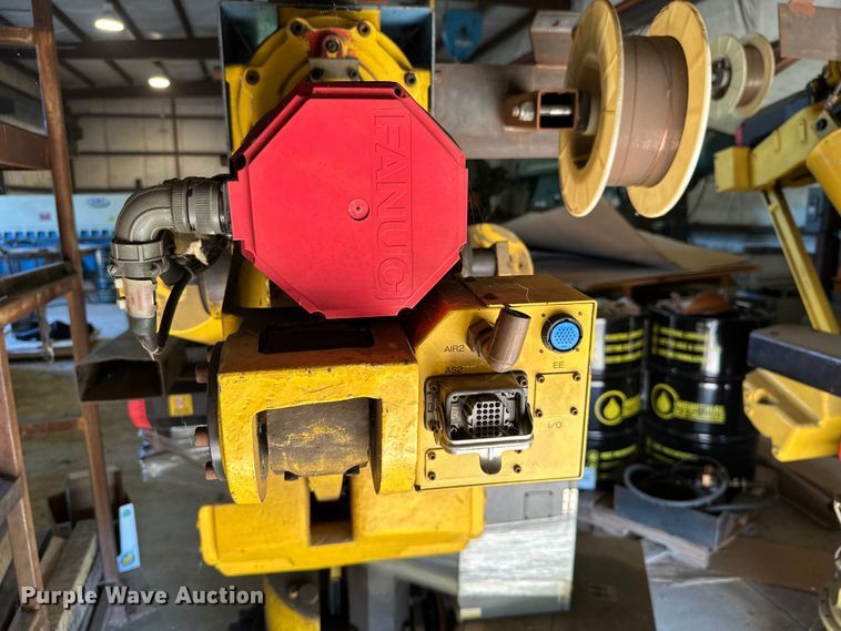 image for item ML9176 (2) Fanuc S-420iF six-axis robots