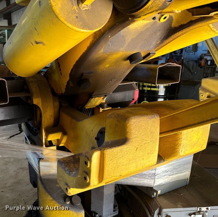 image for item ML9176 (2) Fanuc S-420iF six-axis robots