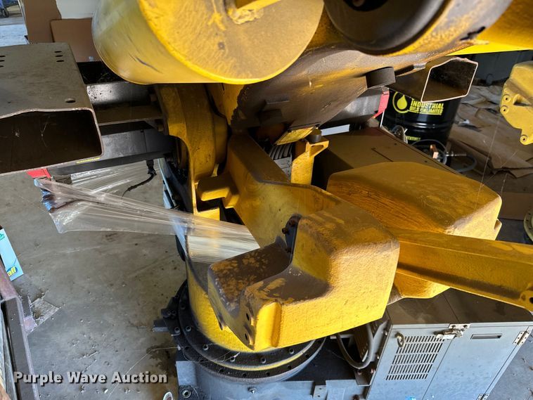 image for item ML9176 (2) Fanuc S-420iF six-axis robots