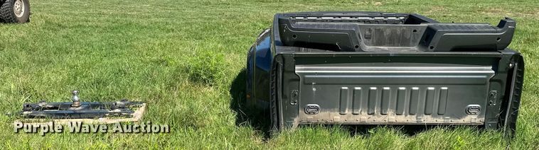 image for item ML9190 2019  Ford F350 Platinum  pickup truck bed