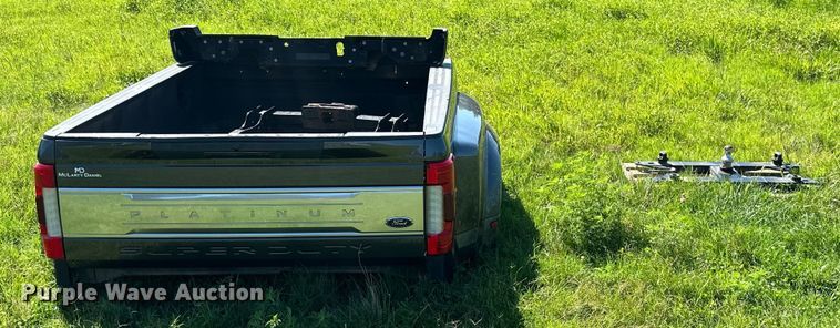 image for item ML9190 2019  Ford F350 Platinum  pickup truck bed