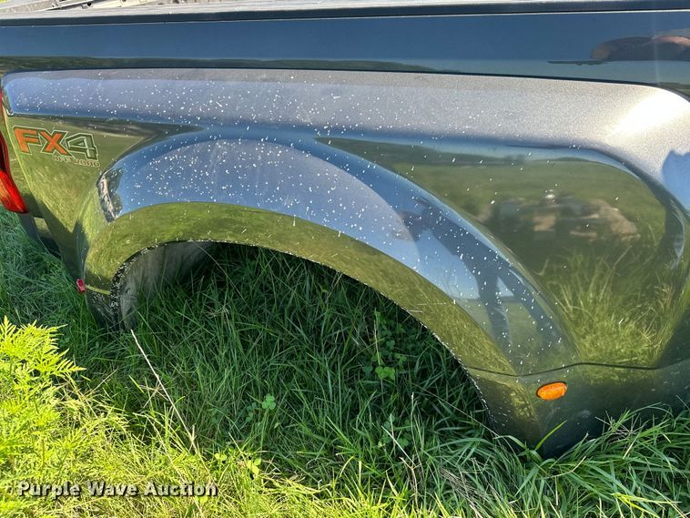 image for item ML9190 2019  Ford F350 Platinum  pickup truck bed