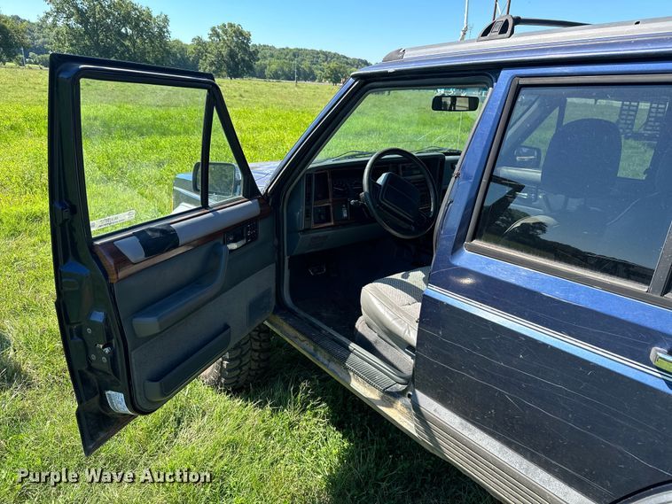 image for item ML9191 1996 Jeep Cherokee  SUV