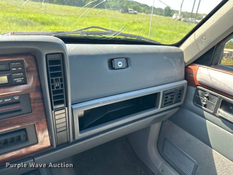 image for item ML9191 1996 Jeep Cherokee  SUV