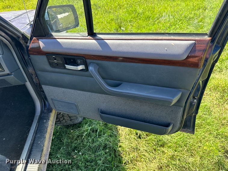 image for item ML9191 1996 Jeep Cherokee  SUV