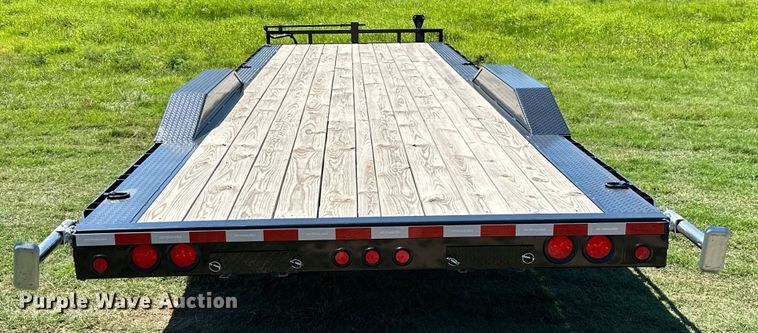 image for item ML9194 2022 PJ B8282  equipment trailer