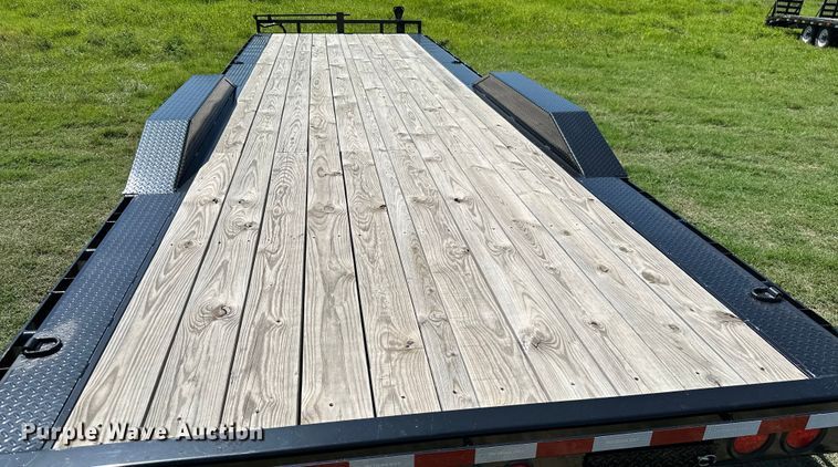 image for item ML9194 2022 PJ B8282  equipment trailer