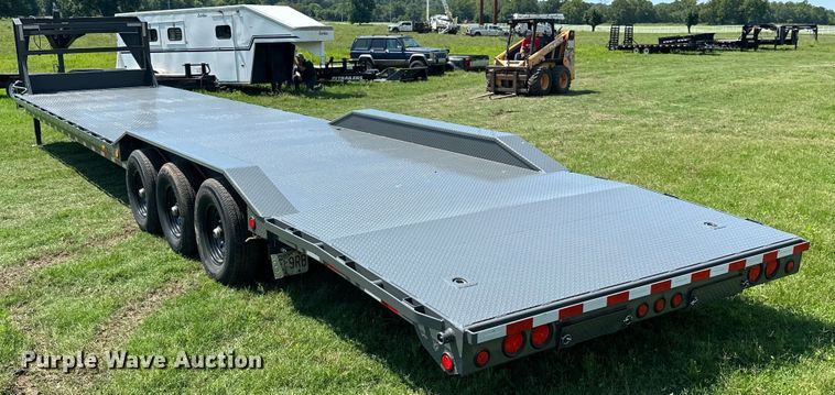 image for item ML9199 2023 PJ Trailers B8403  equipment trailer