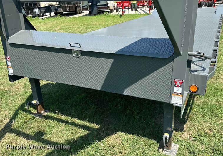 image for item ML9199 2023 PJ Trailers B8403  equipment trailer