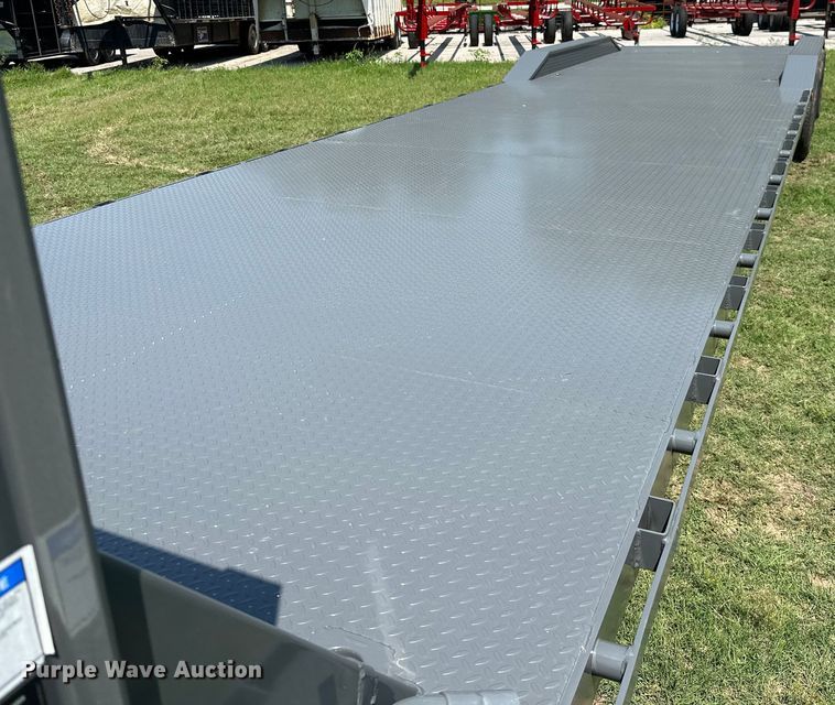 image for item ML9199 2023 PJ Trailers B8403  equipment trailer