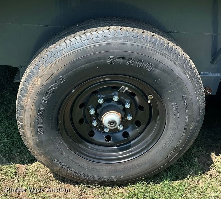 image for item ML9199 2023 PJ Trailers B8403  equipment trailer