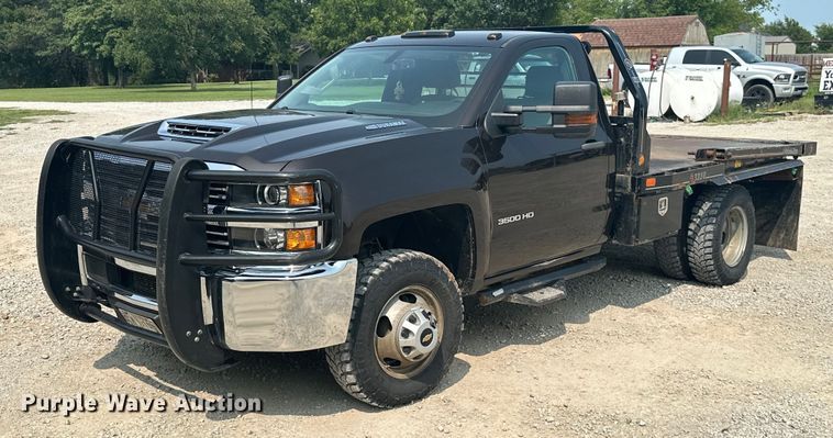 image for item ML9213 2018 Chevrolet Silverado 3500HD  bale bed pickup truck