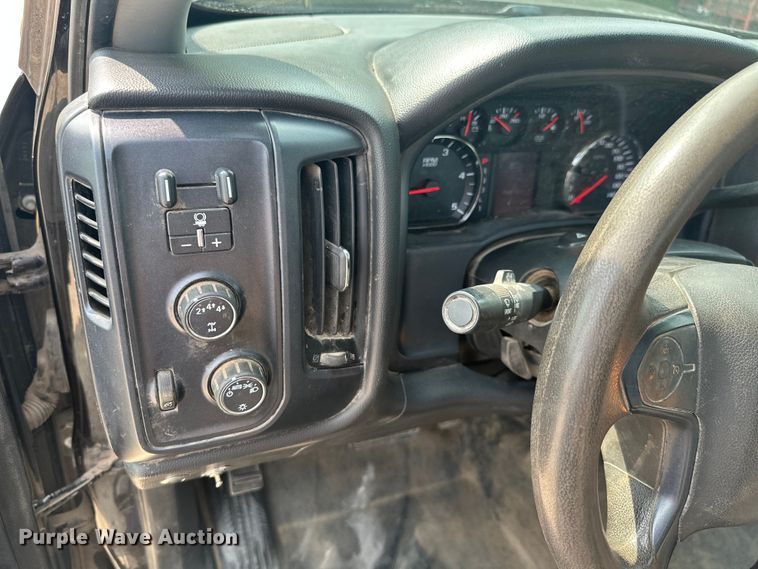 image for item ML9213 2018 Chevrolet Silverado 3500HD  bale bed pickup truck