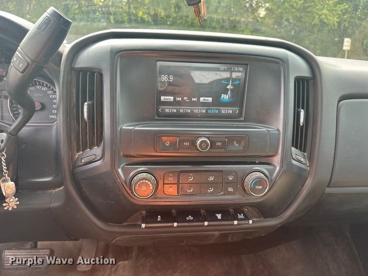 image for item ML9213 2018 Chevrolet Silverado 3500HD  bale bed pickup truck