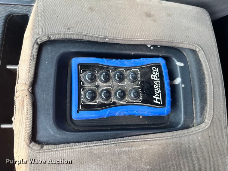 image for item ML9213 2018 Chevrolet Silverado 3500HD  bale bed pickup truck