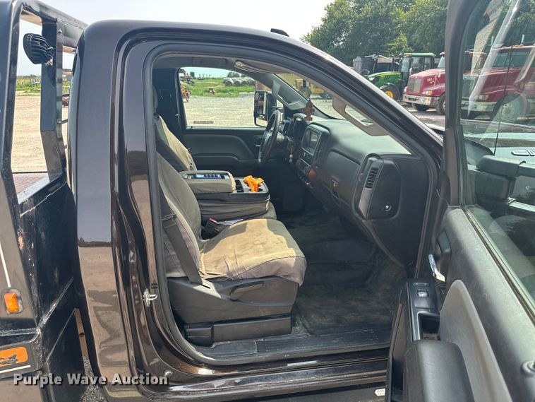 image for item ML9213 2018 Chevrolet Silverado 3500HD  bale bed pickup truck